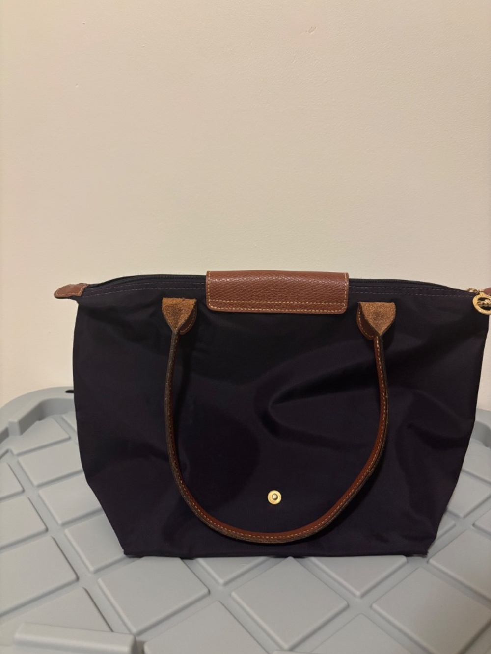 Plum Longchamp Le Pliage Nylon Tote – Medium - Picture 3 of 15